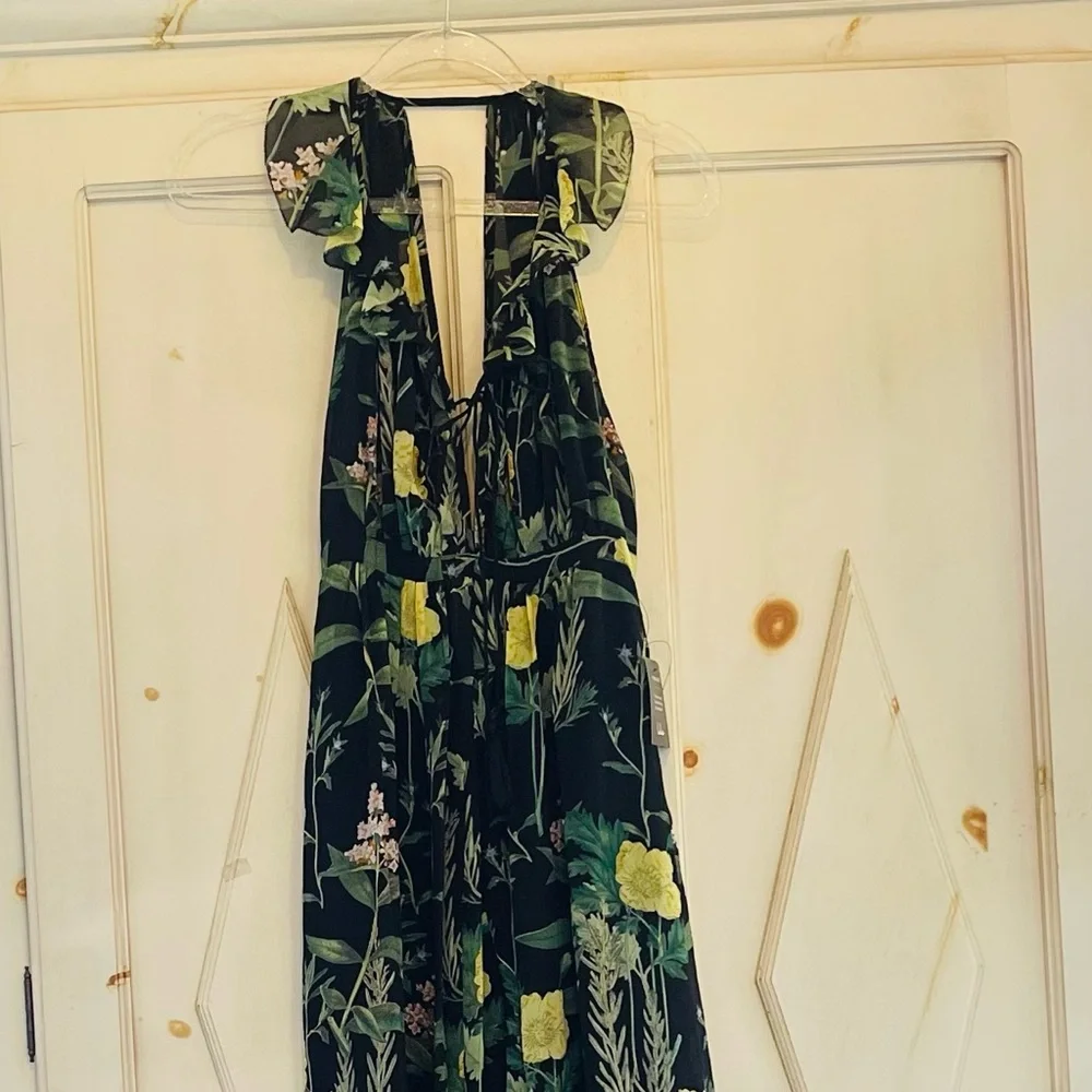 "Leaf Your Mark" Maxi Dress from
Lulus. Size X-Small NWT - Picture 4 of 7